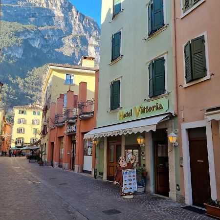 Hotel Vittoria Riva del Garda Dış mekan fotoğraf