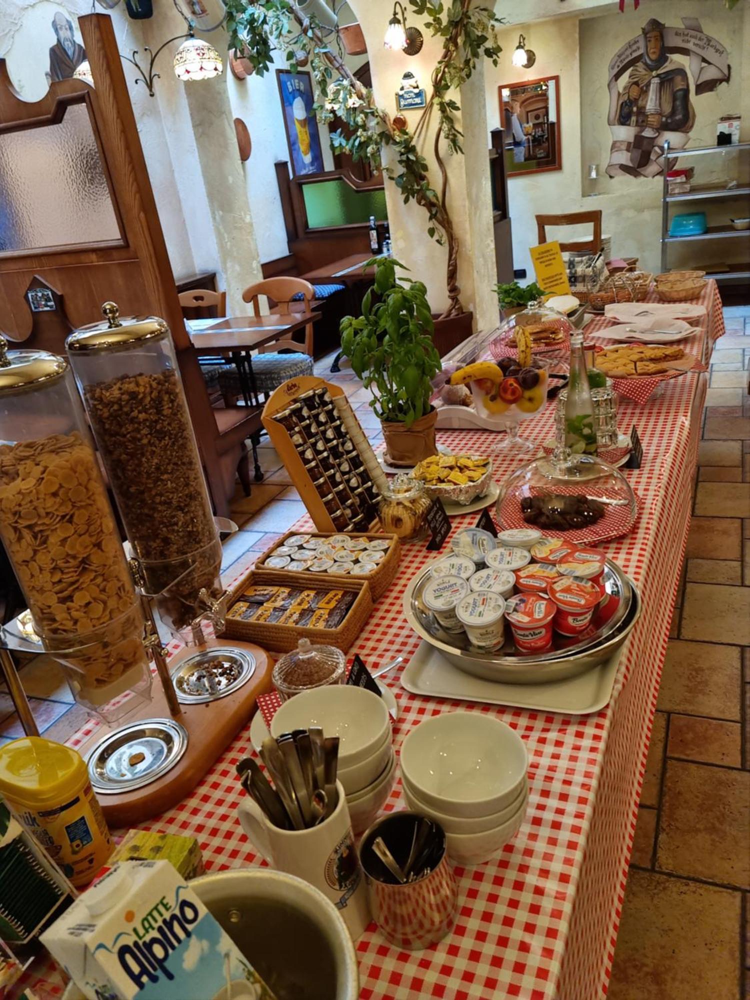 Hotel Vittoria Riva del Garda Dış mekan fotoğraf