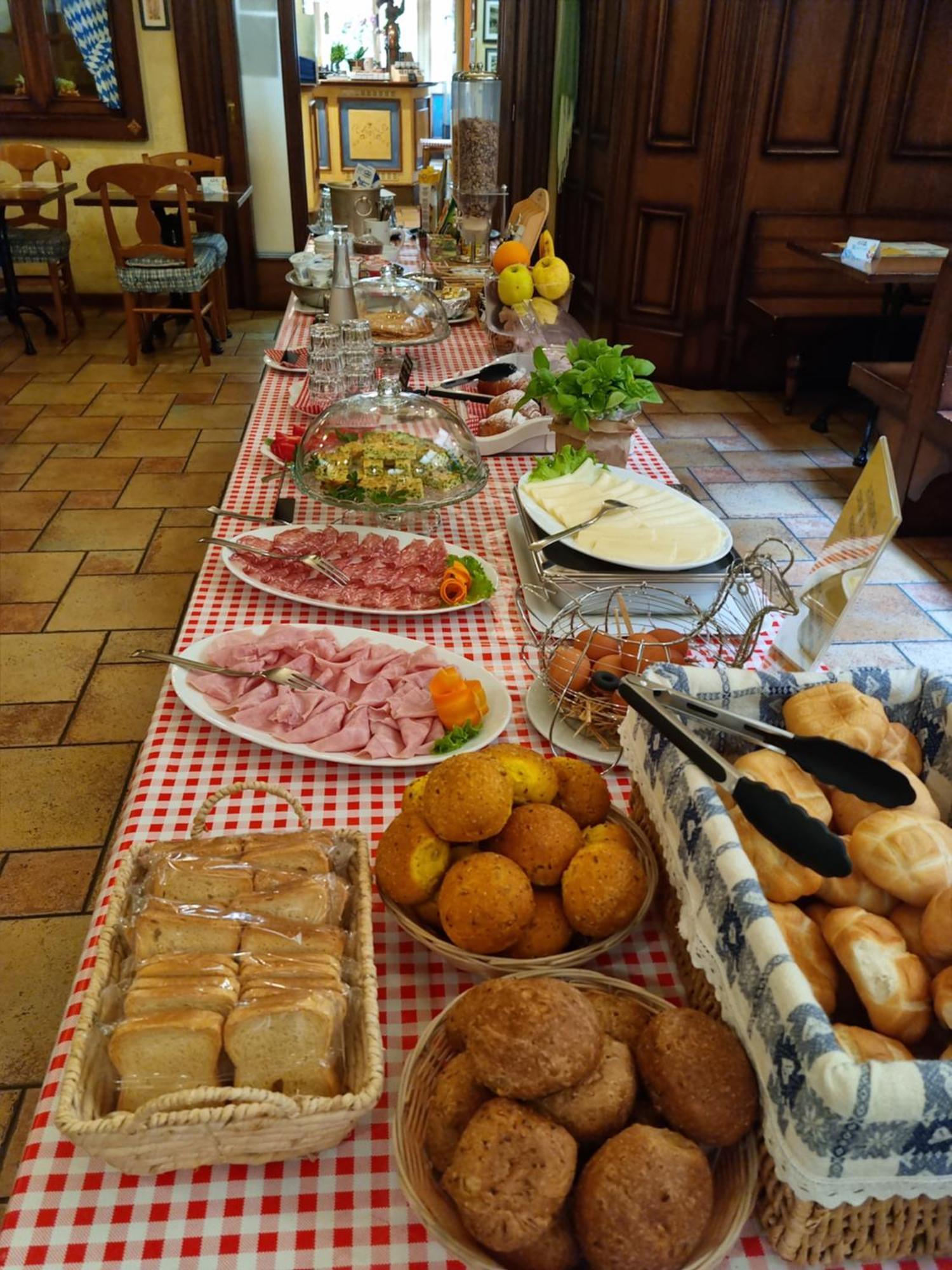 Hotel Vittoria Riva del Garda Dış mekan fotoğraf