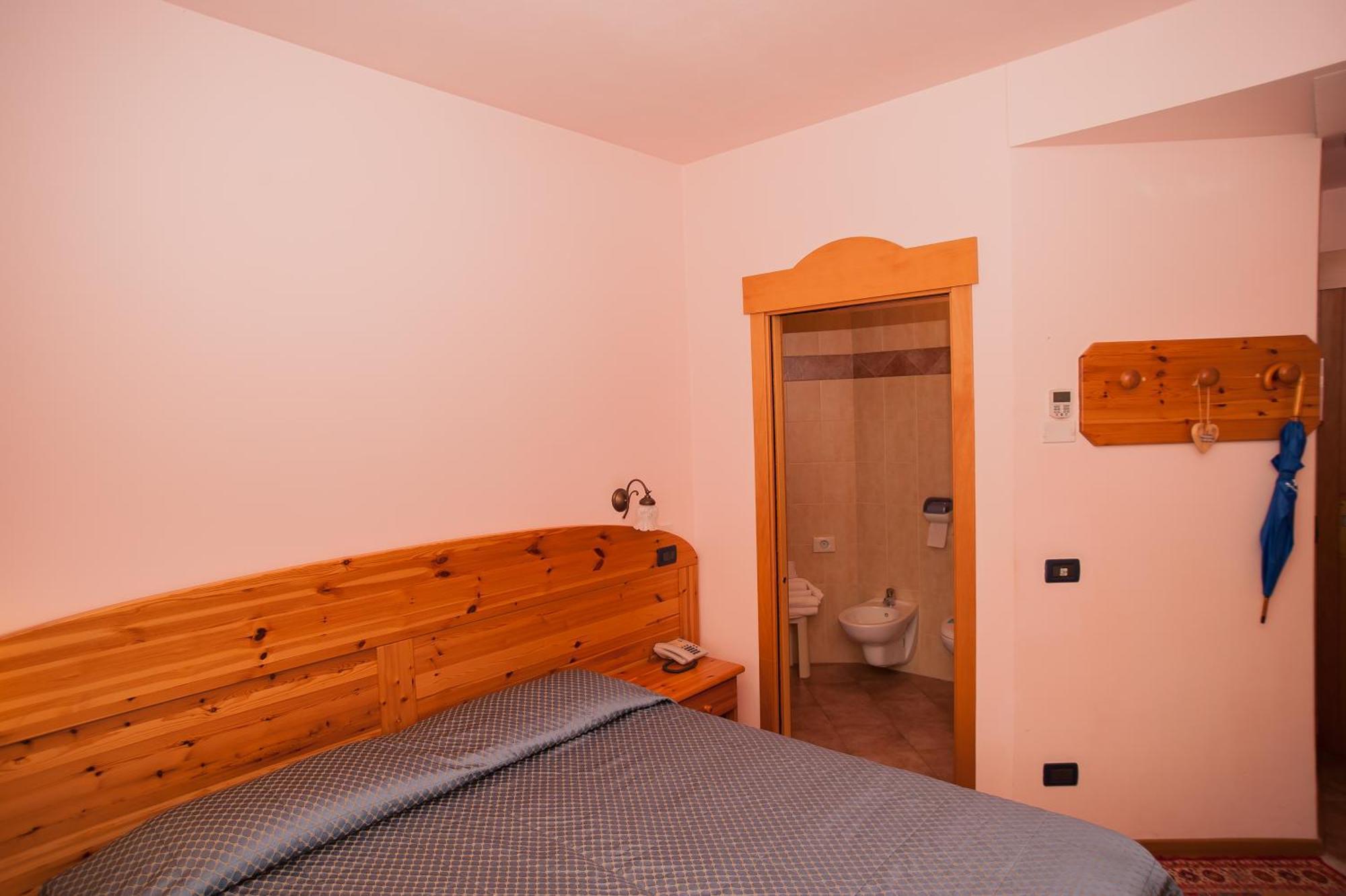 Hotel Vittoria Riva del Garda Oda fotoğraf