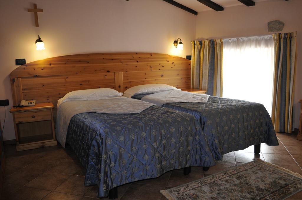 Hotel Vittoria Riva del Garda Dış mekan fotoğraf