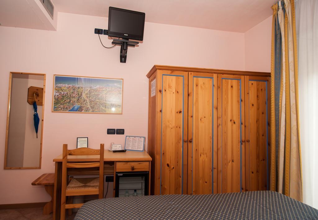 Hotel Vittoria Riva del Garda Dış mekan fotoğraf